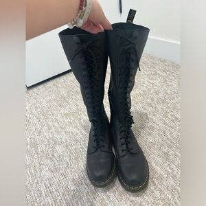 Dr martens 1860 20 eyes knee high boots